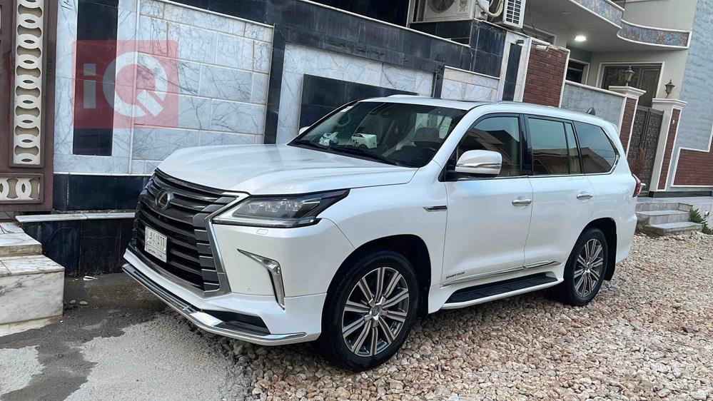 Lexus LX